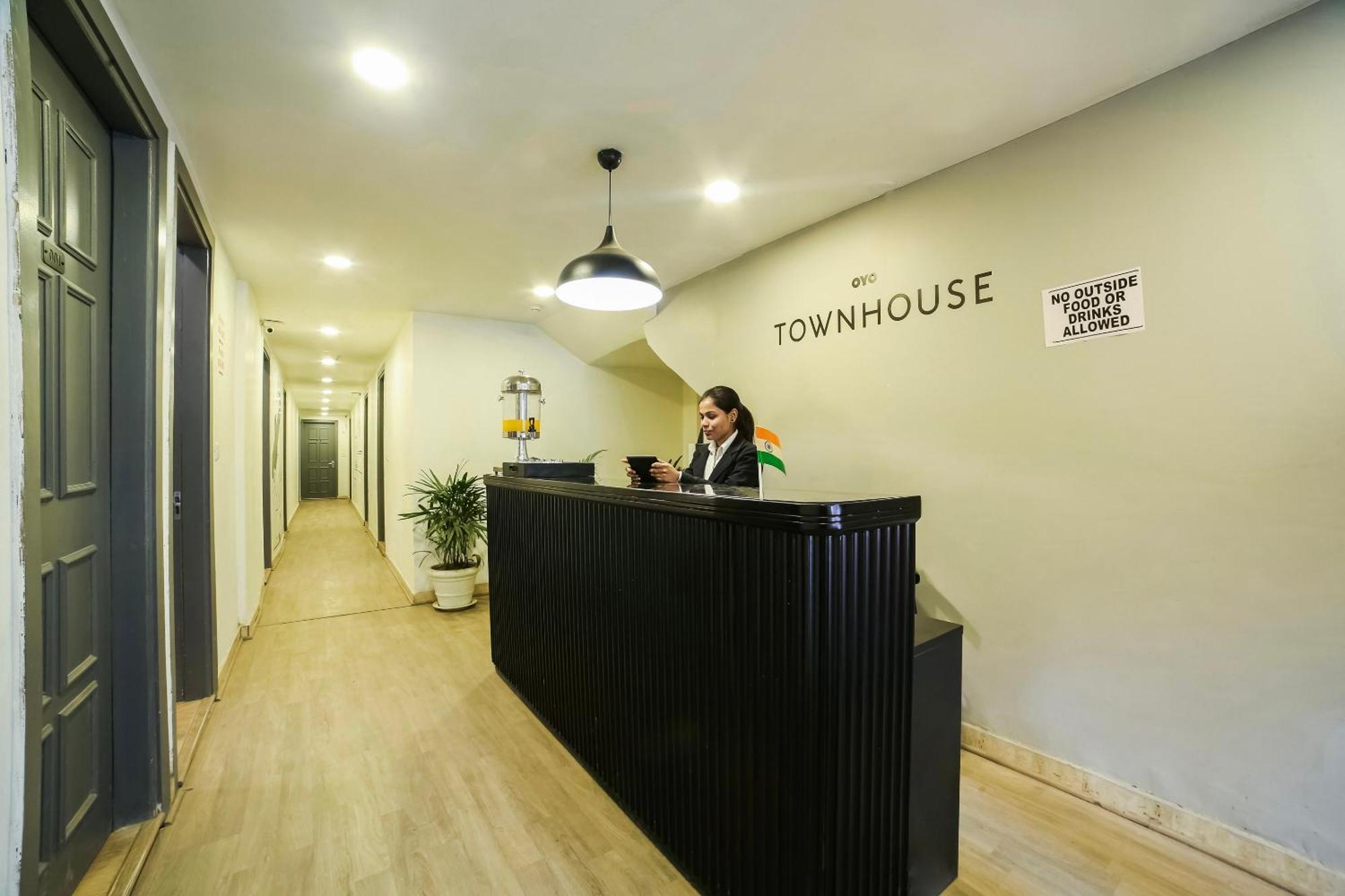 Super Hotel O Nawada Metro Delhi  Eksteriør billede